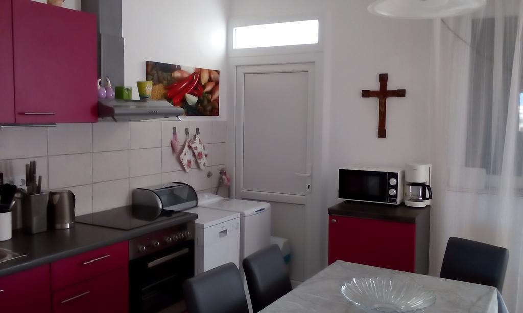 Apartment Masa Pirovac Eksteriør bilde
