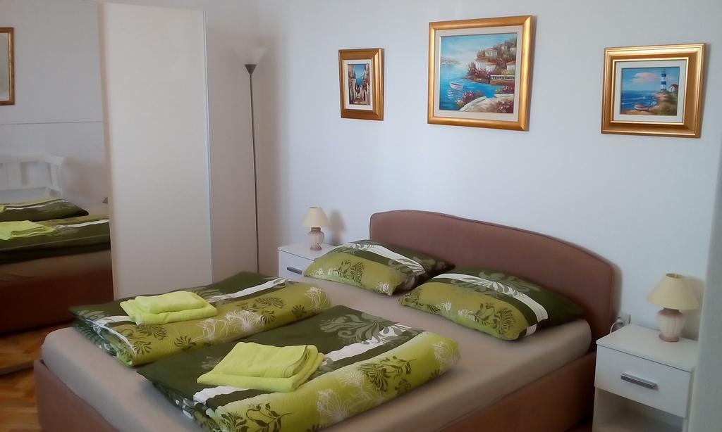 Apartment Masa Pirovac Eksteriør bilde